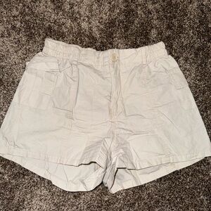 Women's Cream Cargo Shorts Size Medium